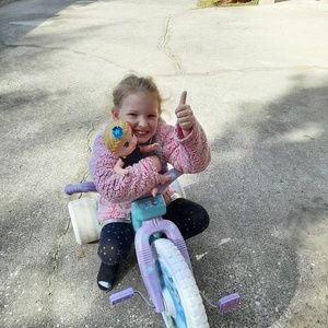 Meet your Posher, Debra